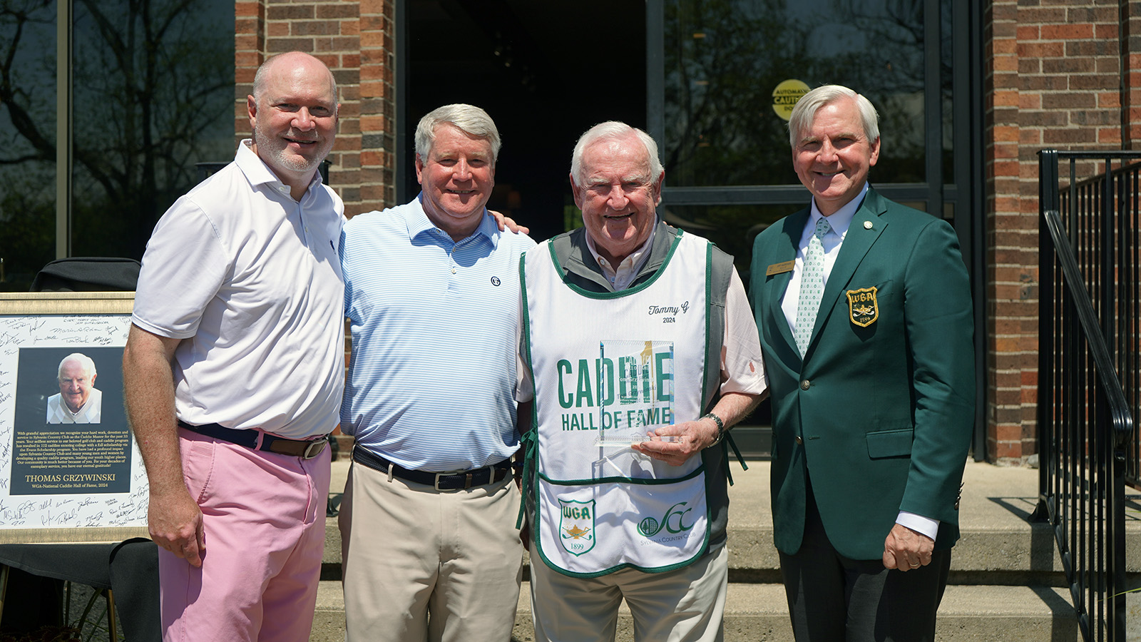 Longtime Ohio caddie manager inducted into Caddie Hall of Fame