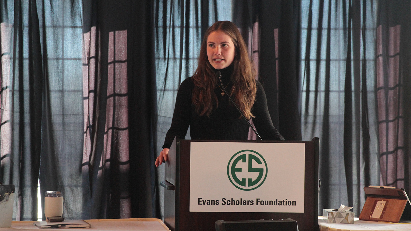 Full college scholarships awarded to 20 Chicago-area caddies